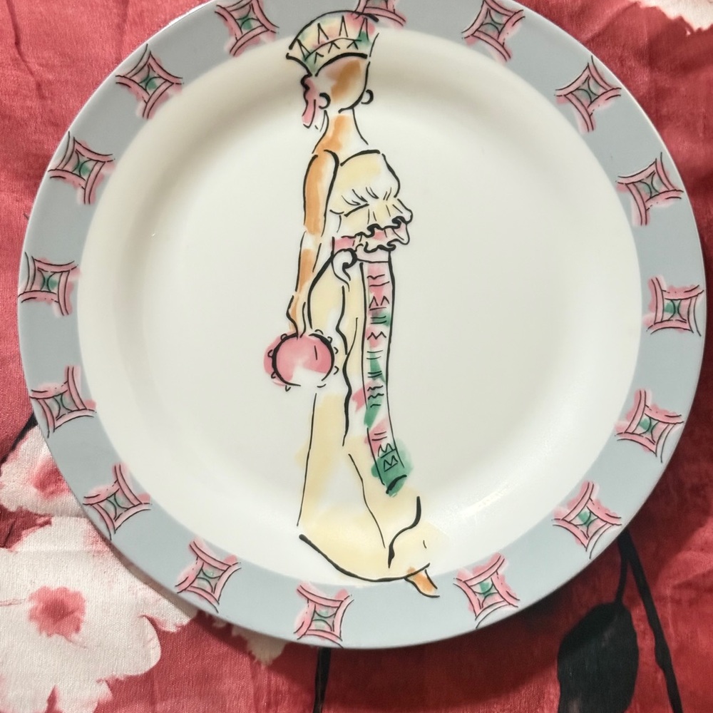 Decorative Plate with Artistic Design with stand